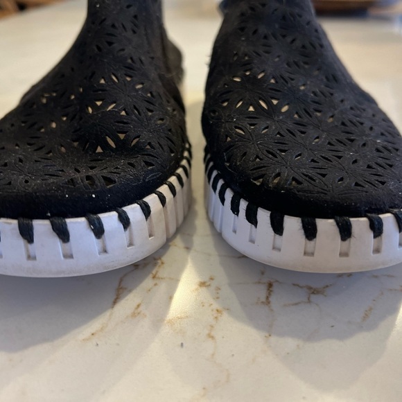 Isle Jacobsen Black Perforated Slip On Shoe EU 41 - Picture 4 of 13